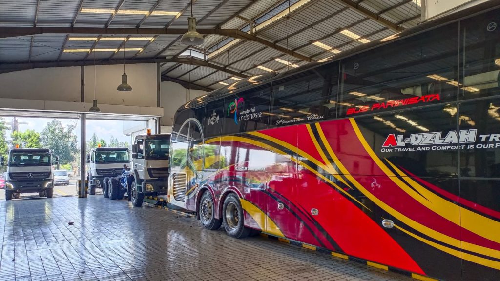 Mercedes-Benz Service Area Bus & Trucks PT Citrakarya Pranata